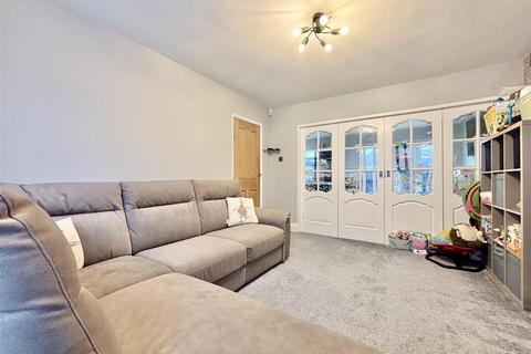 3 bedroom semi-detached house for sale, Foster Park Road, Bradford BD13