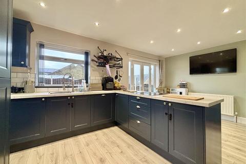 3 bedroom semi-detached house for sale, Foster Park Road, Bradford BD13