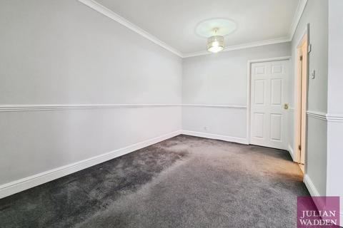 2 bedroom flat to rent, The Winnows, Denton, Greater Manchester, M34