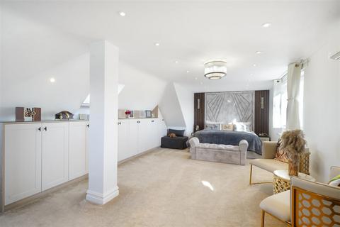 5 bedroom detached house for sale, Hithermoor Road, Staines-Upon-Thames TW19