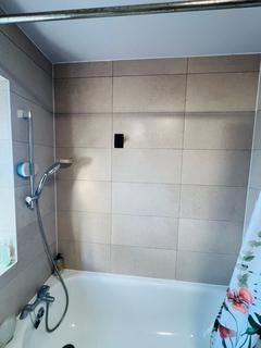 4 bedroom semi-detached house to rent, Fernwood Avenue, Wembley HA0