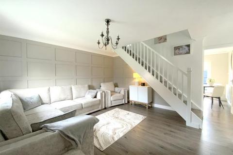 3 bedroom end of terrace house for sale, Deene Close, Grimsby