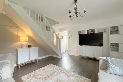 3 bedroom end of terrace house for sale, Deene Close, Grimsby