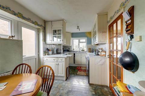 4 bedroom chalet for sale, Adur Avenue, Worthing BN13