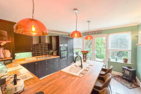3 bedroom flat for sale, Landemann Circus, Weston-Super-Mare BS23