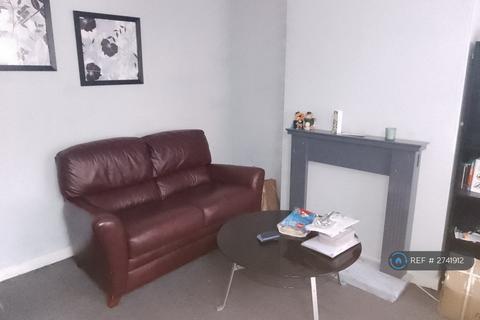 2 bedroom terraced house to rent, Cecil Street, Nottingham, NG7