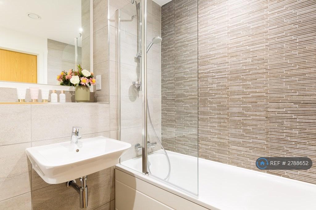 En-Suite Bathroom