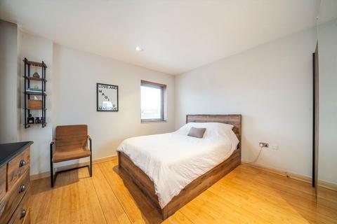 2 bedroom flat for sale, Kingsland Road, London E8