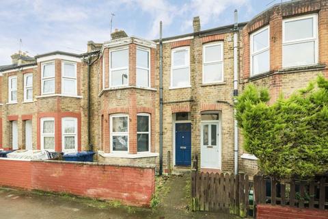 2 bedroom flat to rent, Shirley Gardens, London W7