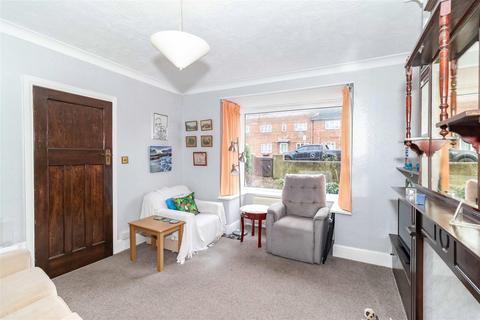 4 bedroom end of terrace house for sale, Meadow Road, Worthing