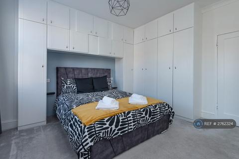 undefined, Chestnut Road, London, SW20