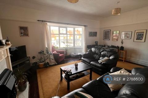 1 bedroom flat to rent, Stonegate Road, Leeds, LS6