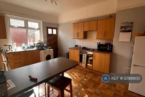 1 bedroom flat to rent, Stonegate Road, Leeds, LS6