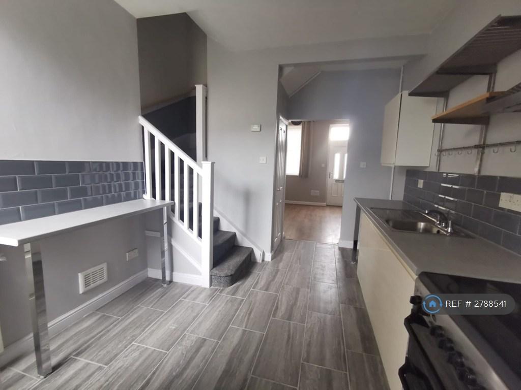 Kitchen &amp; Breakfast Bar