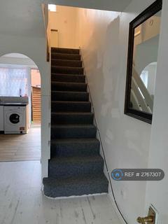 1 bedroom terraced house to rent, Nuthatch Gardens, London, SE28