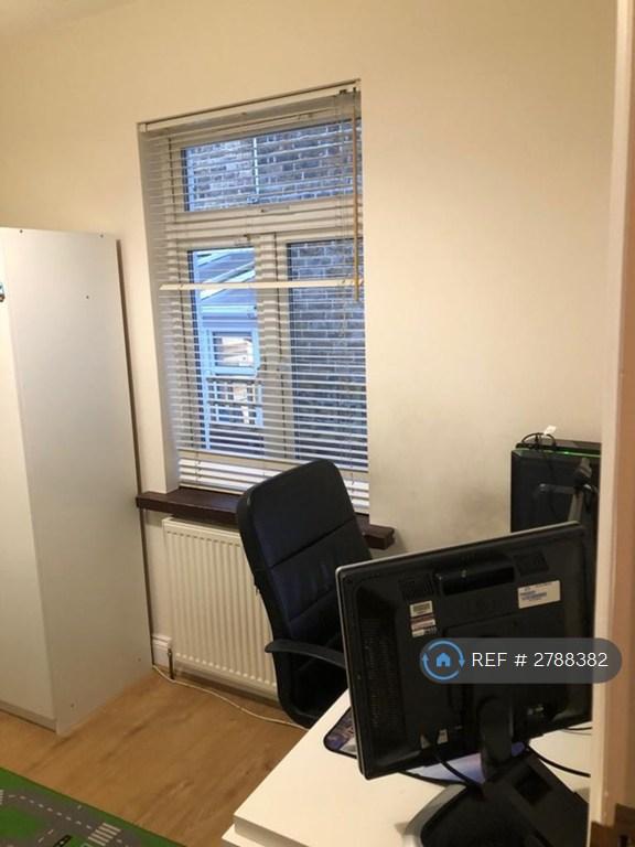 3. Single Bedroom
