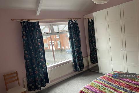 3 bedroom terraced house to rent, Pine Street, Langley Park, Durham, DH7