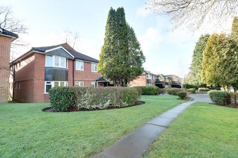 2 bedroom flat to rent, Douglas Court, Biggin Hill TN16
