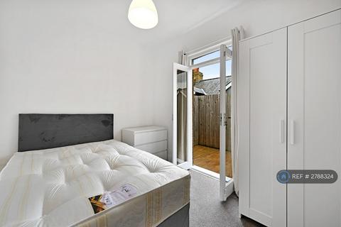undefined, London, London, W5