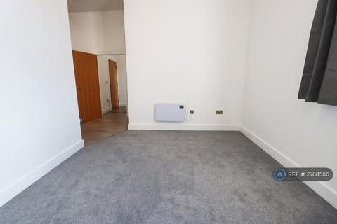 2 bedroom flat to rent, Barton Court, Warrington, WA2