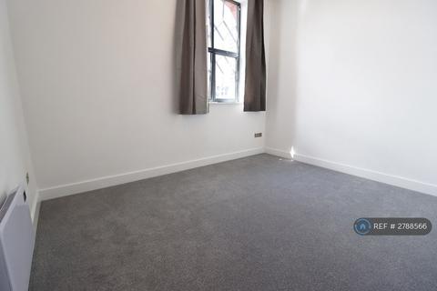 2 bedroom flat to rent, Barton Court, Warrington, WA2