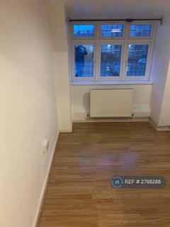 2 bedroom maisonette to rent, Culling Road, London, SE16
