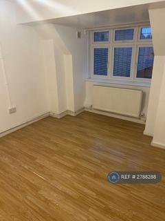 2 bedroom maisonette to rent, Culling Road, London, SE16