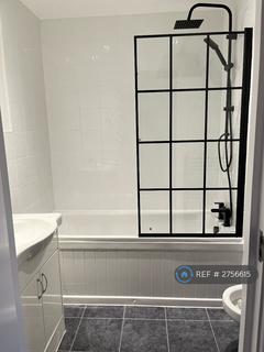 2 bedroom flat to rent, St. Lukes Court, London, SW11