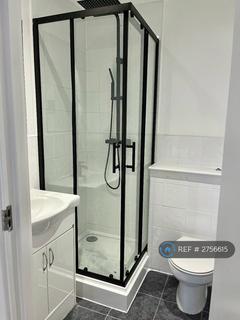 2 bedroom flat to rent, St. Lukes Court, London, SW11