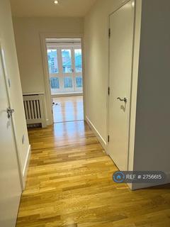 2 bedroom flat to rent, St. Lukes Court, London, SW11