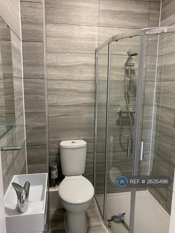 Single En-Suite Room