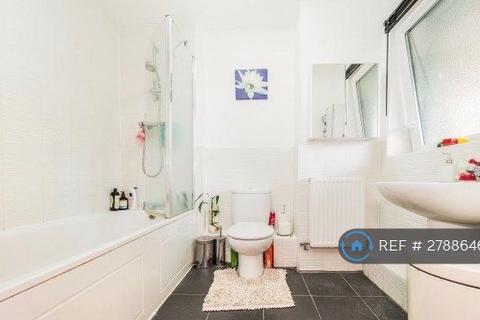 undefined, Wave Court, Romford, RM7