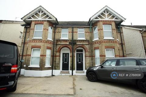 1 bedroom in a house share to rent, Bournemouth Road, Poole, BH14
