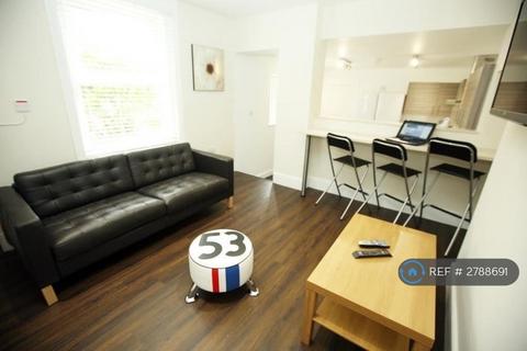 1 bedroom in a house share to rent, Bournemouth Road, Poole, BH14