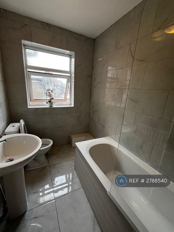 Upstairs Bathroom