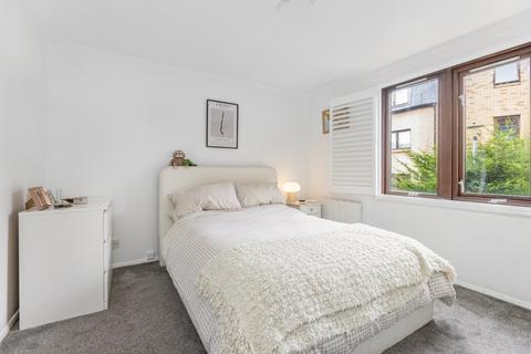 undefined, 4/3  New Orchardfield , Edinburgh EH6