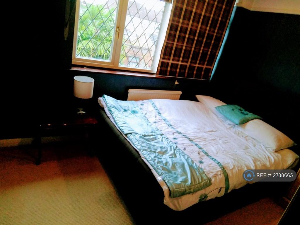Double Bedroom 3.2