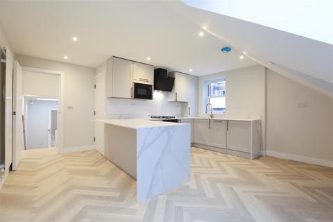 2 bedroom flat for sale, Mitcham Road, London SW17