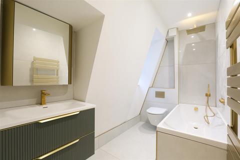 2 bedroom flat for sale, Mitcham Road, London SW17