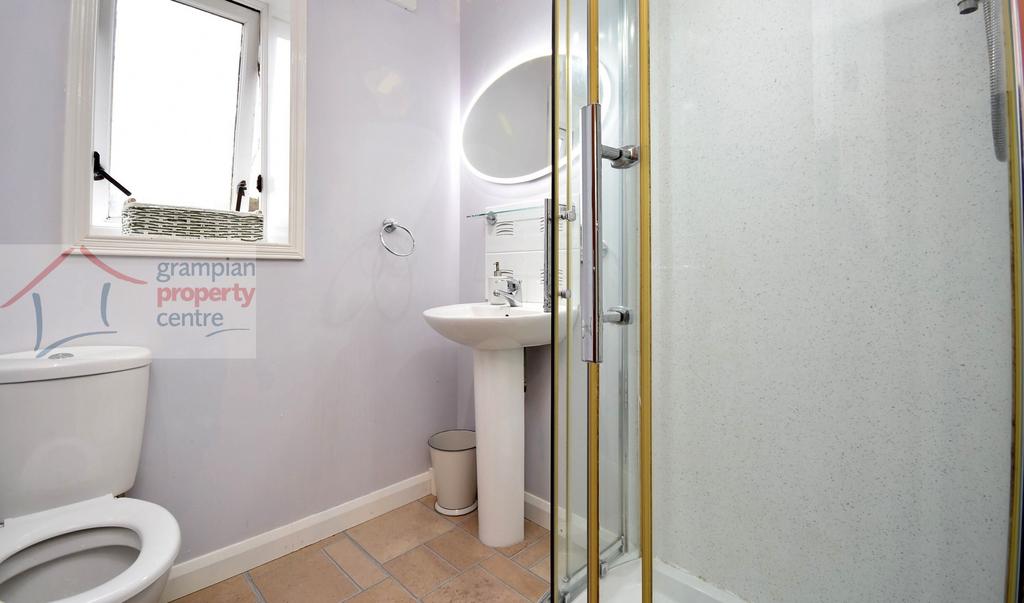 Shower room.JPG