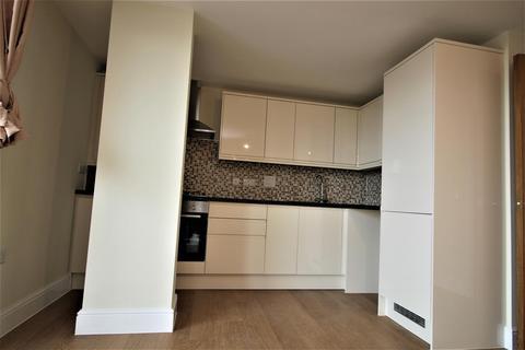 3 bedroom apartment to rent, 450 High Road, Ilford IG1