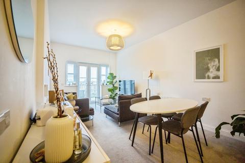 2 bedroom apartment for sale, 4 Sayers Way, Erith, DA8
