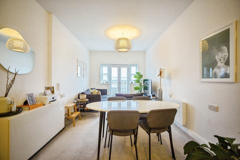 2 bedroom apartment for sale, 4 Sayers Way, Erith, DA8