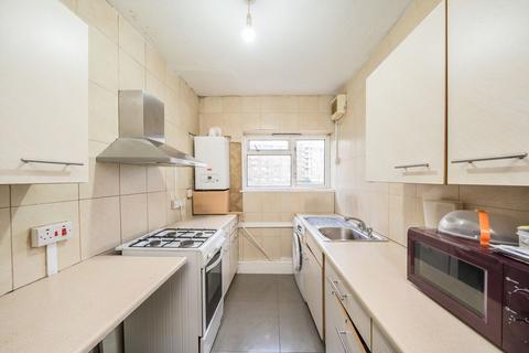 2 bedroom flat for sale, Studley Road, London SW4