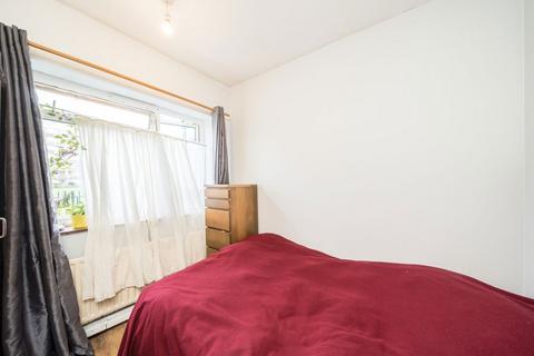 2 bedroom flat for sale, Studley Road, London SW4