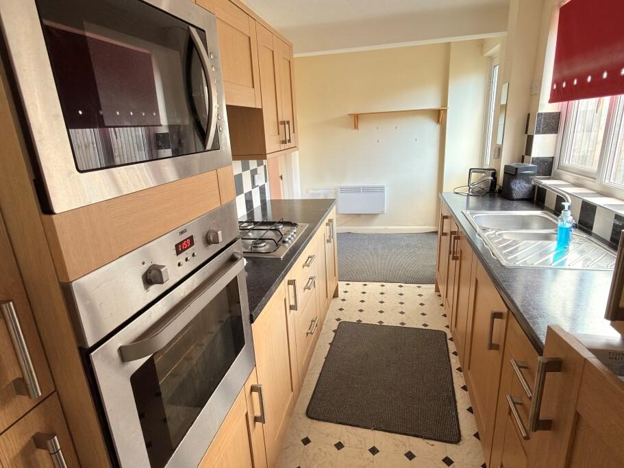 Kitchen Pic 1