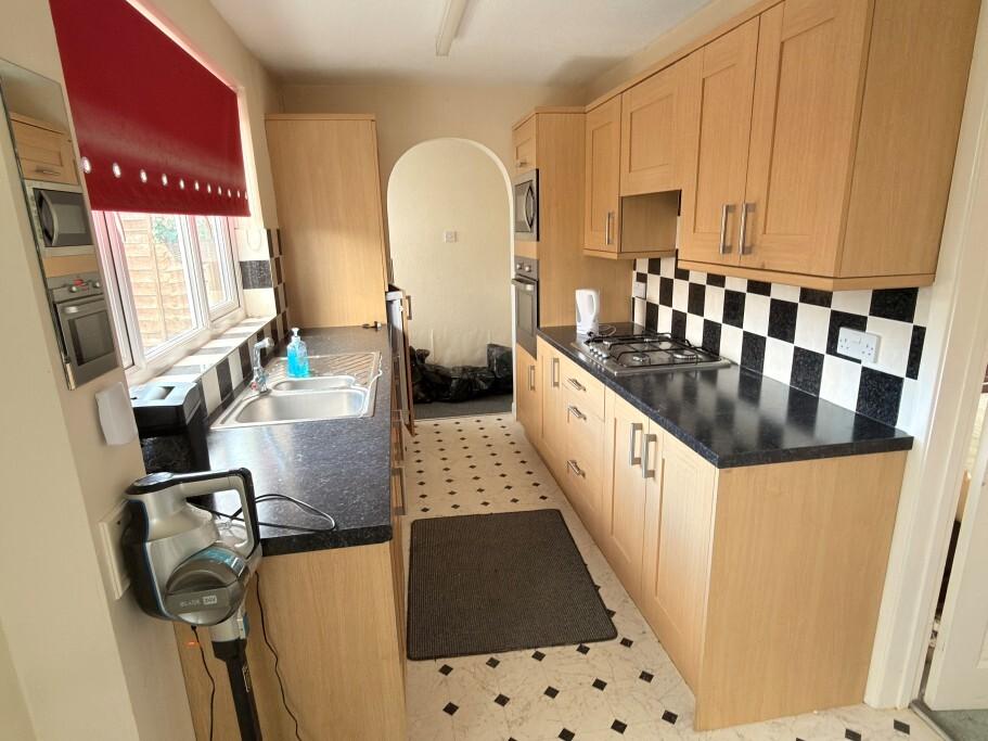 Kitchen Pic 2
