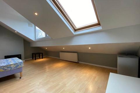 undefined, Woodside Avenue (Room 4), West Yorkshire LS4