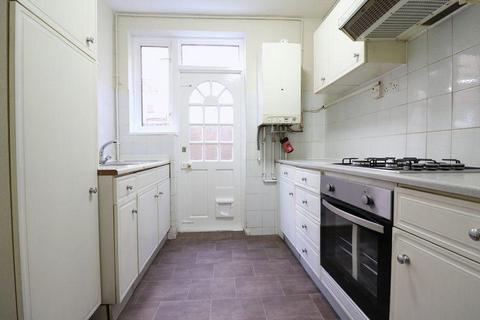 2 bedroom apartment to rent, Carr Road, London E17