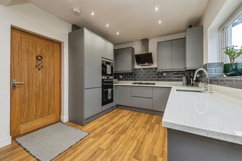5 bedroom bungalow for sale, Wakefield Road, West Yorkshire WF5